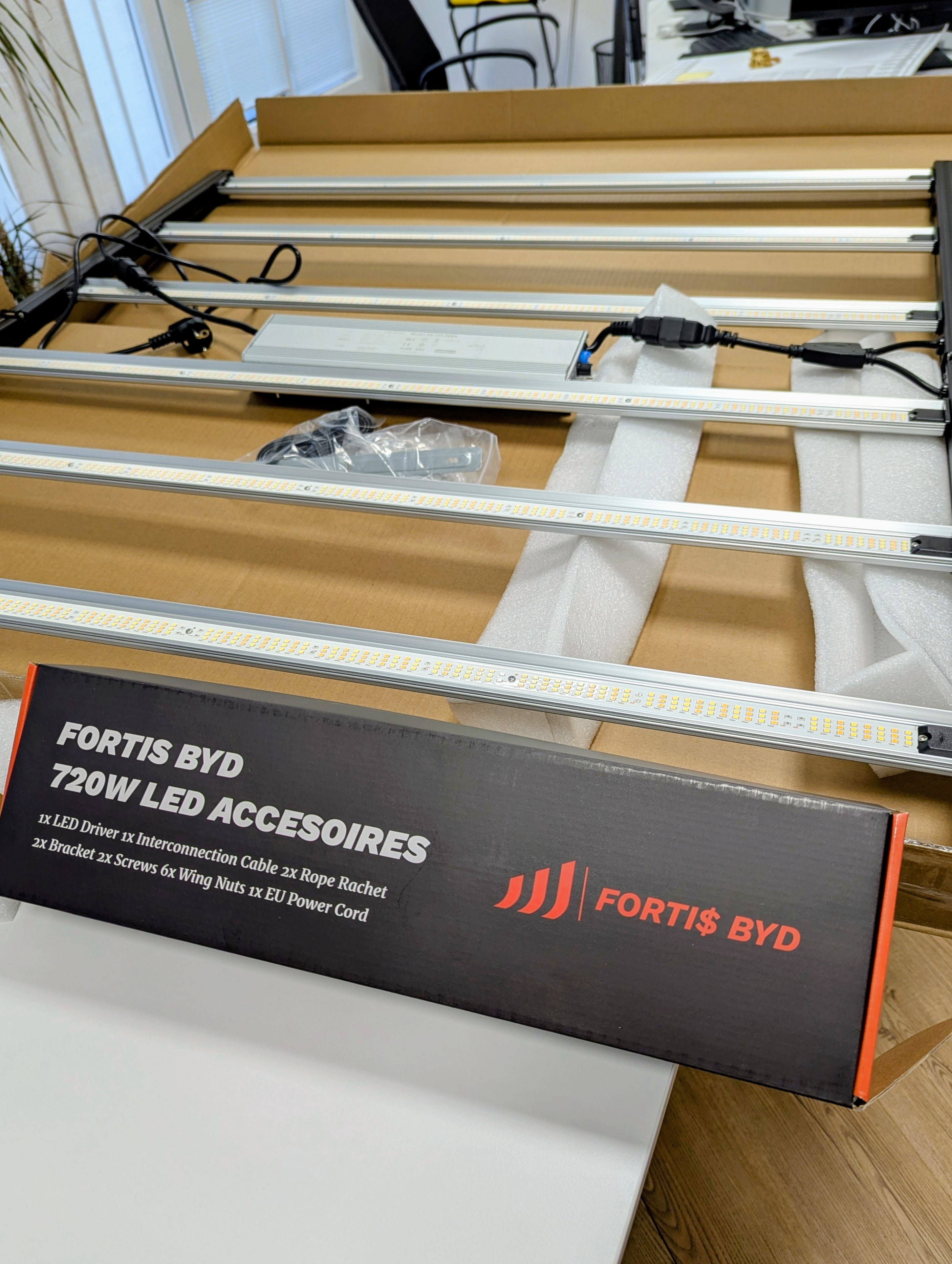 Negozio CBD - Fortis BYD 720W LED 2.7