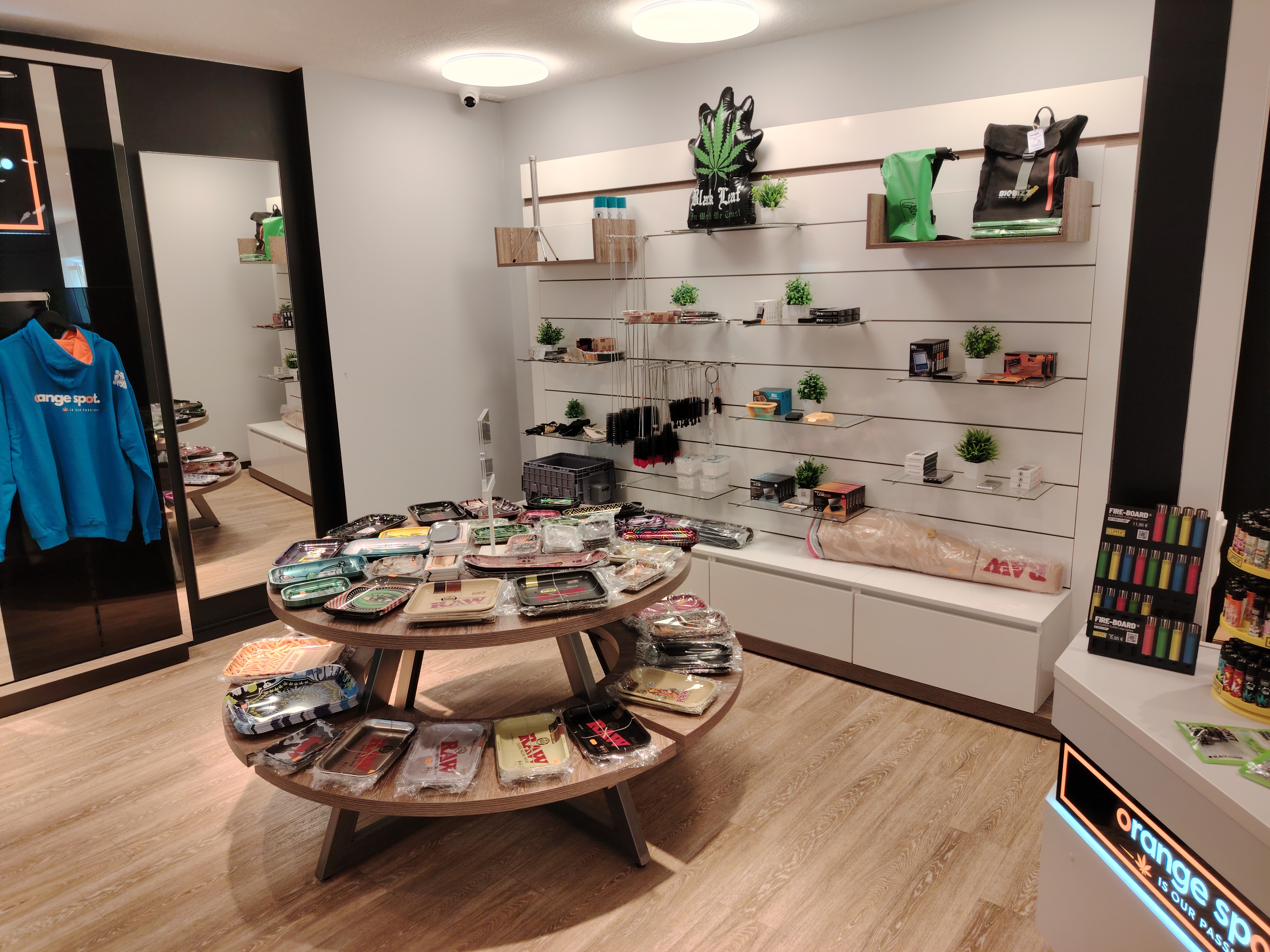 CBD-Shop: Abteilung "headshop." - The Orange Spot 