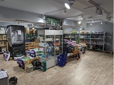 CBD-Shop: Jelly Joker hat einen 200m² großen Growbereich mit allem was man braucht - Jelly Joker