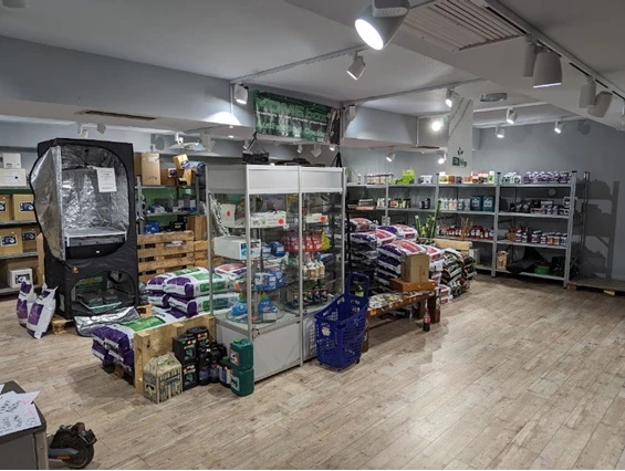CBD-Shop: Jelly Joker hat einen 200m² großen Growbereich mit allem was man braucht - Jelly Joker
