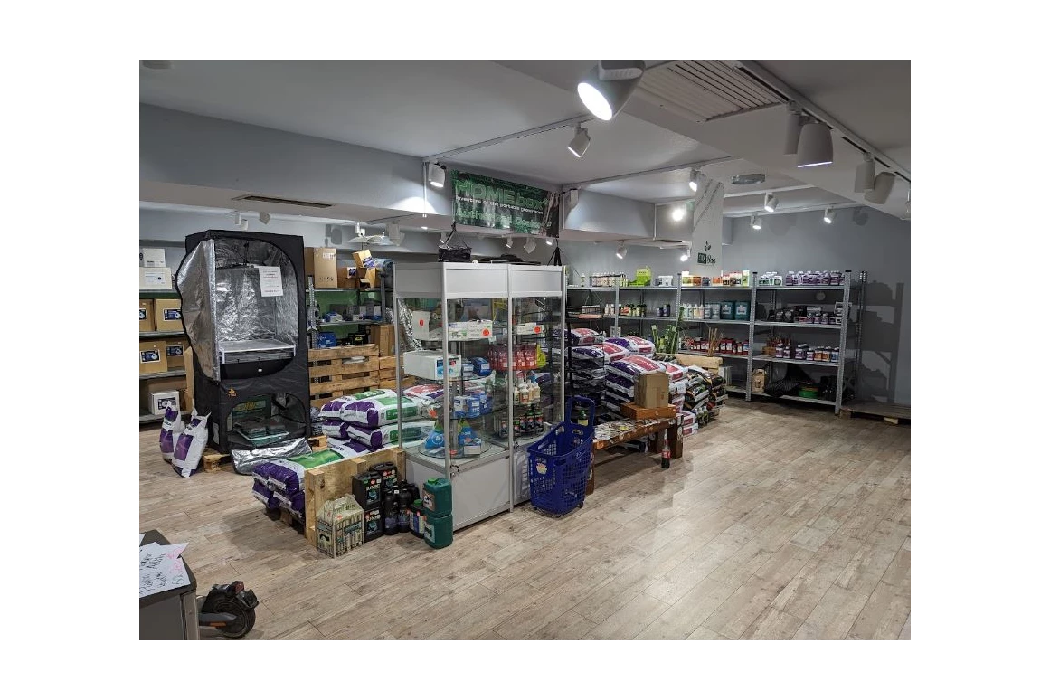 CBD-Shop: Jelly Joker hat einen 200m² großen Growbereich mit allem was man braucht - Jelly Joker