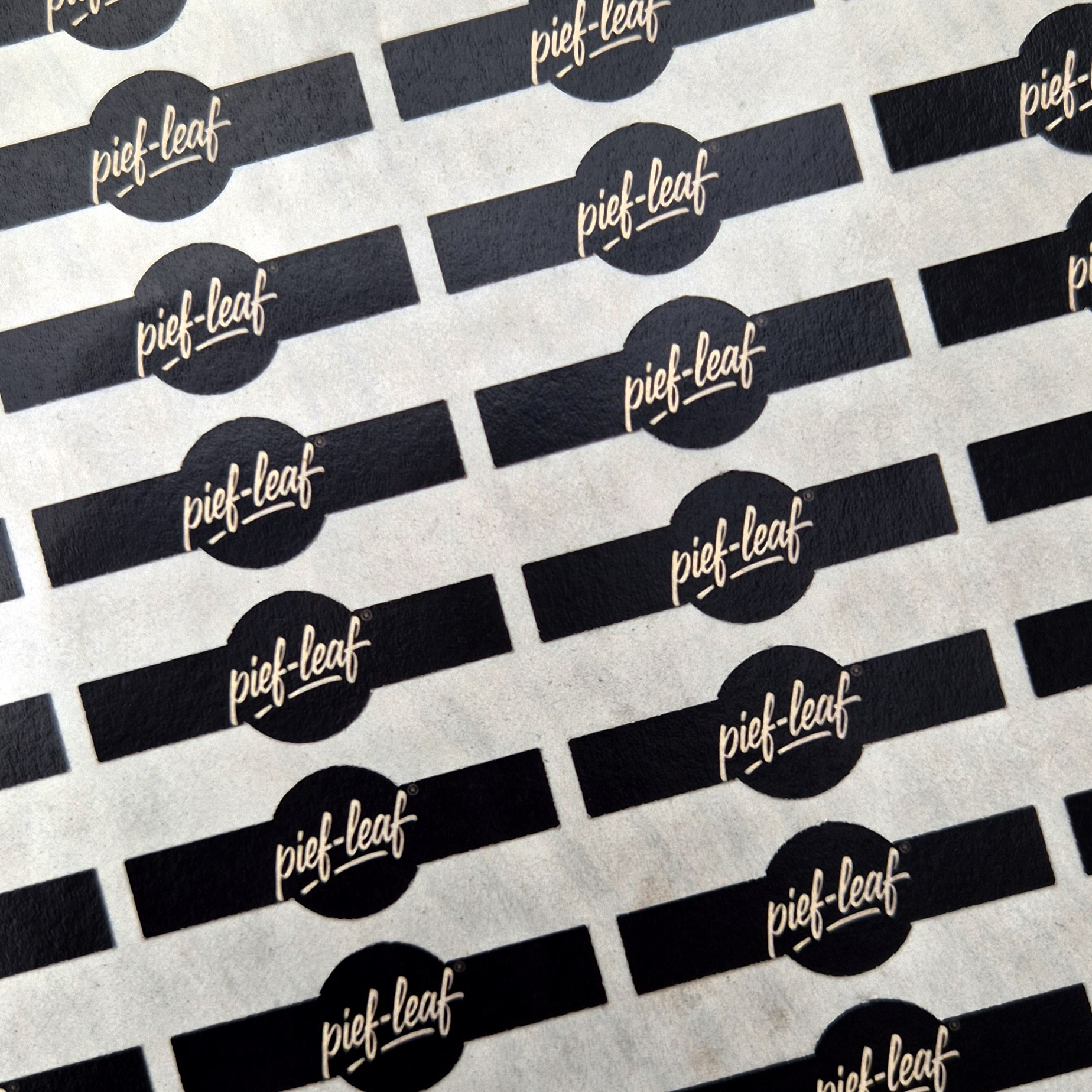 Obchody s konopím - Head-Shop - Pief-Leaf®