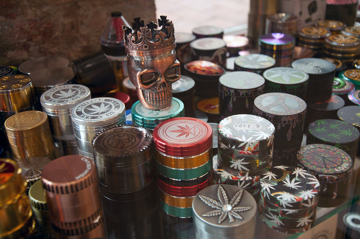 CBD-Shop: Grinder - von günstig bis hochwertig - Magic Minden